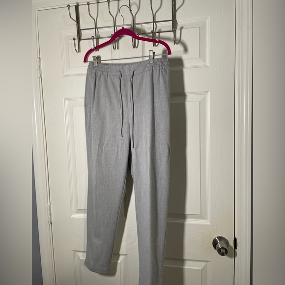 Old Navy Gray High-Waisted Soft-Brushed Pull-On Ankle work Pants Sz Medium - Picture 1 of 8
